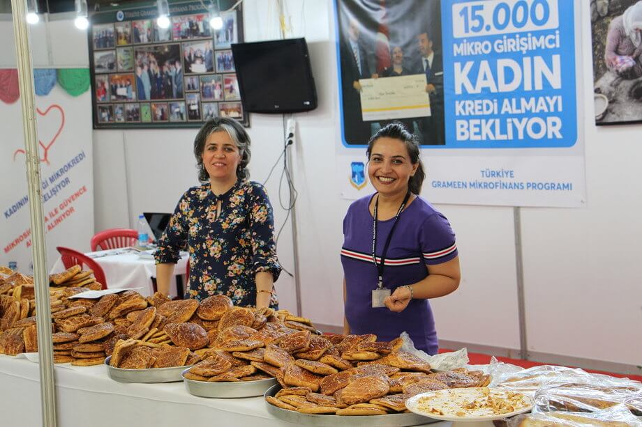 Mikrokredinin Doğduğu Şehir Diyarbakır’da Mikro Girişimci Dar Gelirli Kadınların Ürettiği Nefis Çörekler: