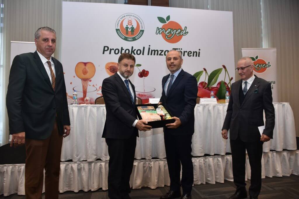 Çiftçinin sürdürülebilir kazancı için  Meyed – Tarım kredi kooperatifleri iş birliği