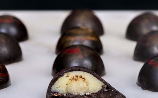 Ali Muhiddin Hacı Bekir’in Geleneksel Badem Ezmesi  Defne Tokay’ın Modern Artizan Çikolatasıyla Buluştu