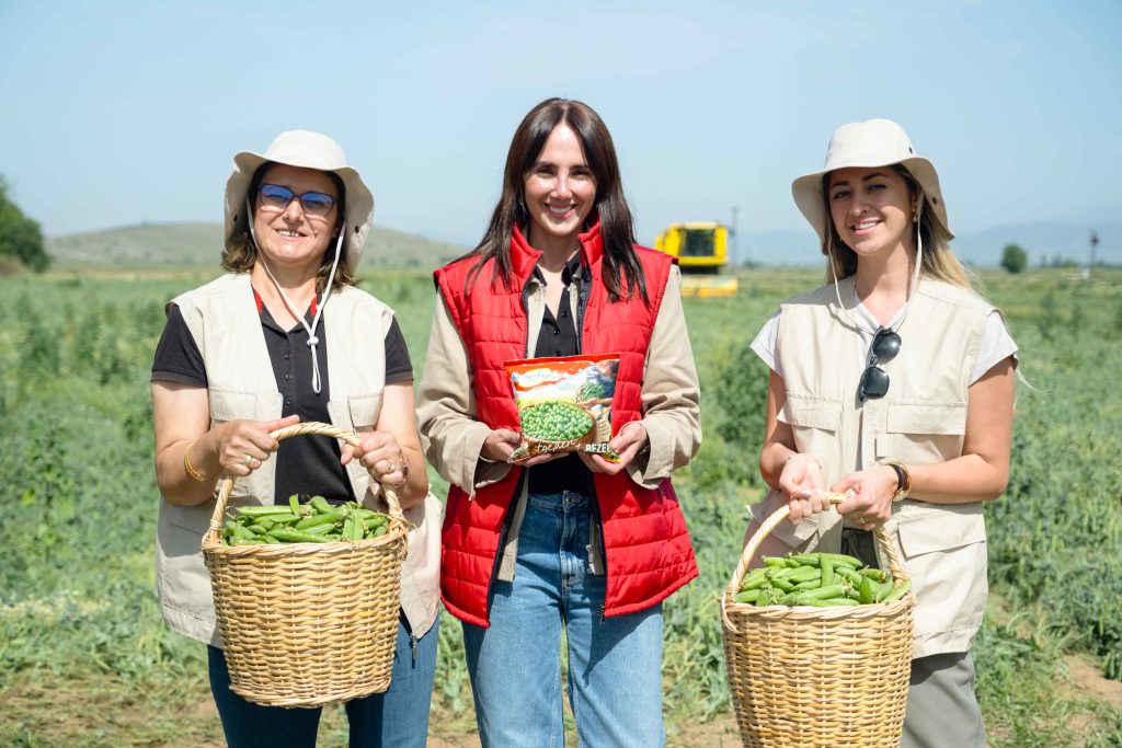Tarımın Kadın Yıldızları’nın emeğiyle  SuperFresh “Ege’den Hasat Bezelye”