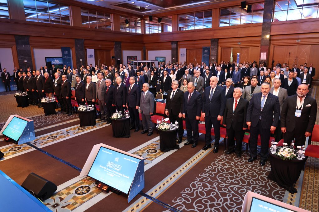 SÜT ENDÜSTRİSİ ULUSAL SÜT ZİRVESİ’NDE YOĞUN KATILIM İLE BİR ARAYA GELDİ