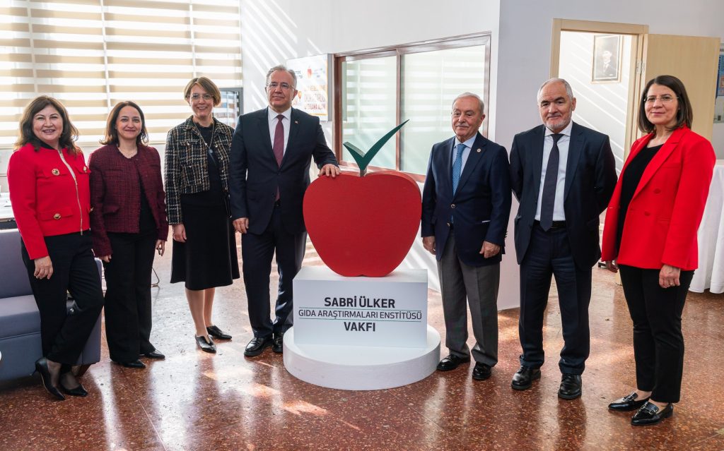 Hacettepe Üniversitesi ve Sabri Ülker Vakfı, “Gıda ve Beslenme Okuryazarlığı Uygulama Alanı” için iş birliği yaptı