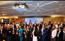 Kadın hareketine ilham olan isimler ödüllerini aldı