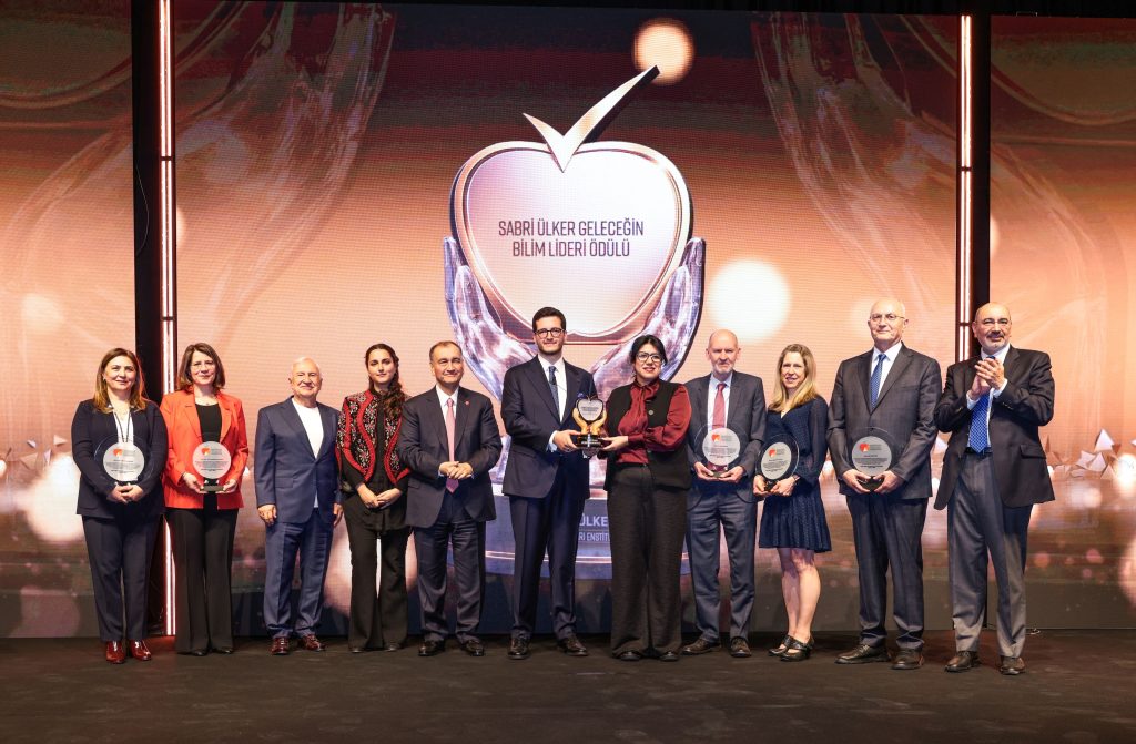 Küreselleşen Sabri Ülker Geleceğin Bilim Lideri Ödülü'nün 10'uncusu Şili'ye uzandı